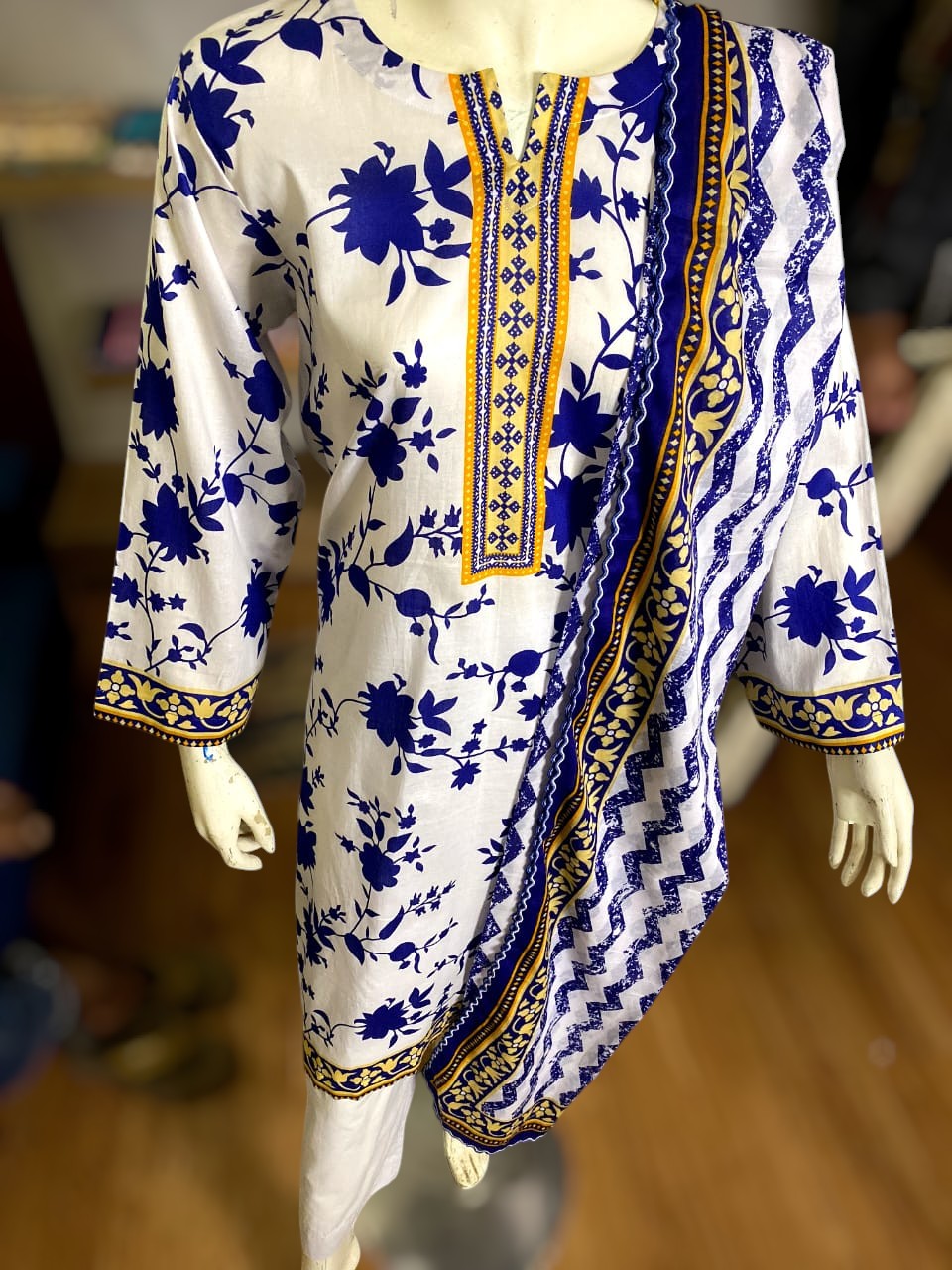 The Printed Essentials Collection/Timeless Tradition Meets Modern Comfort (LS-3001)/(LS-3002)