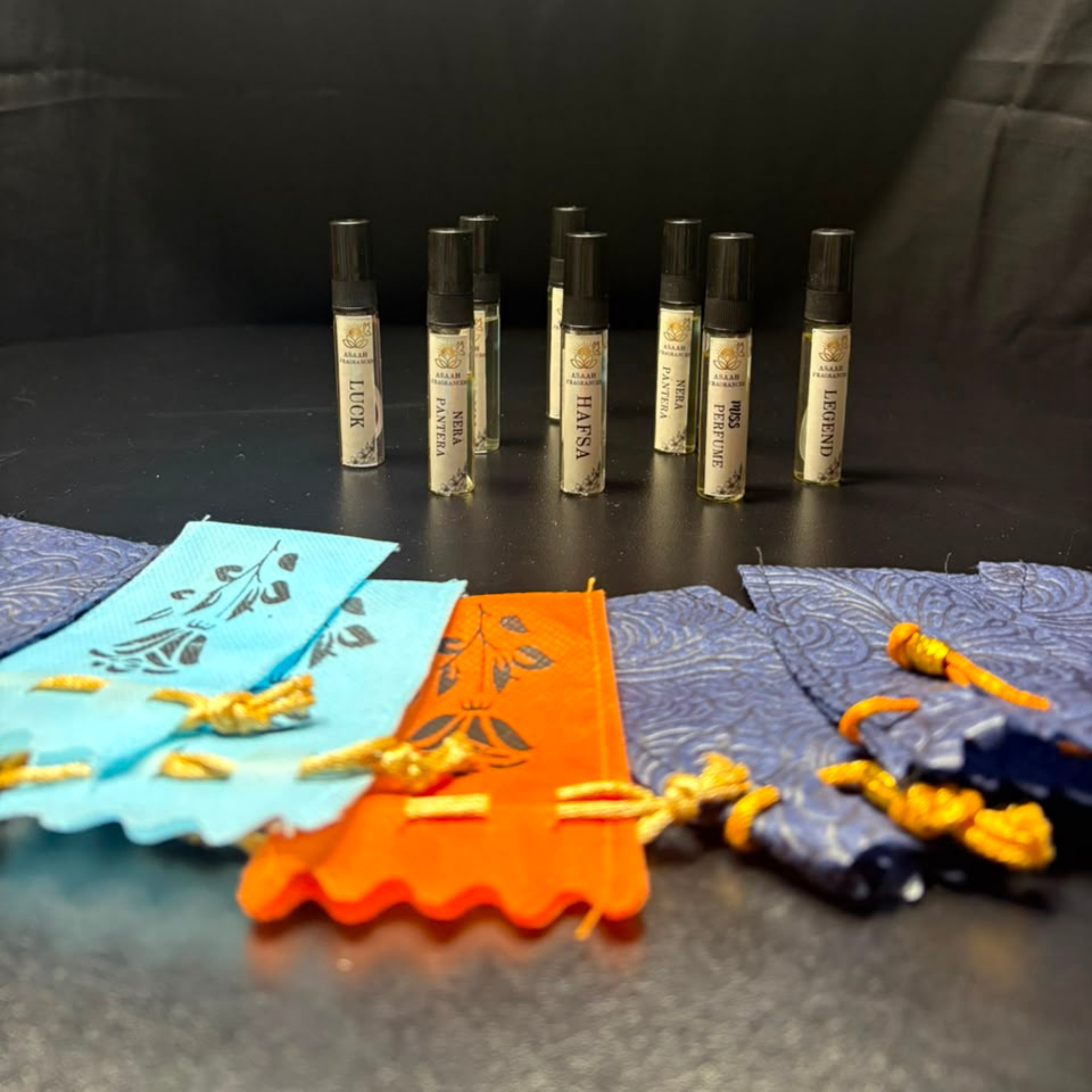 ZH2 14th August Azadi Gift Box – Fabric, Attar & Accessories Set (FE-150003)