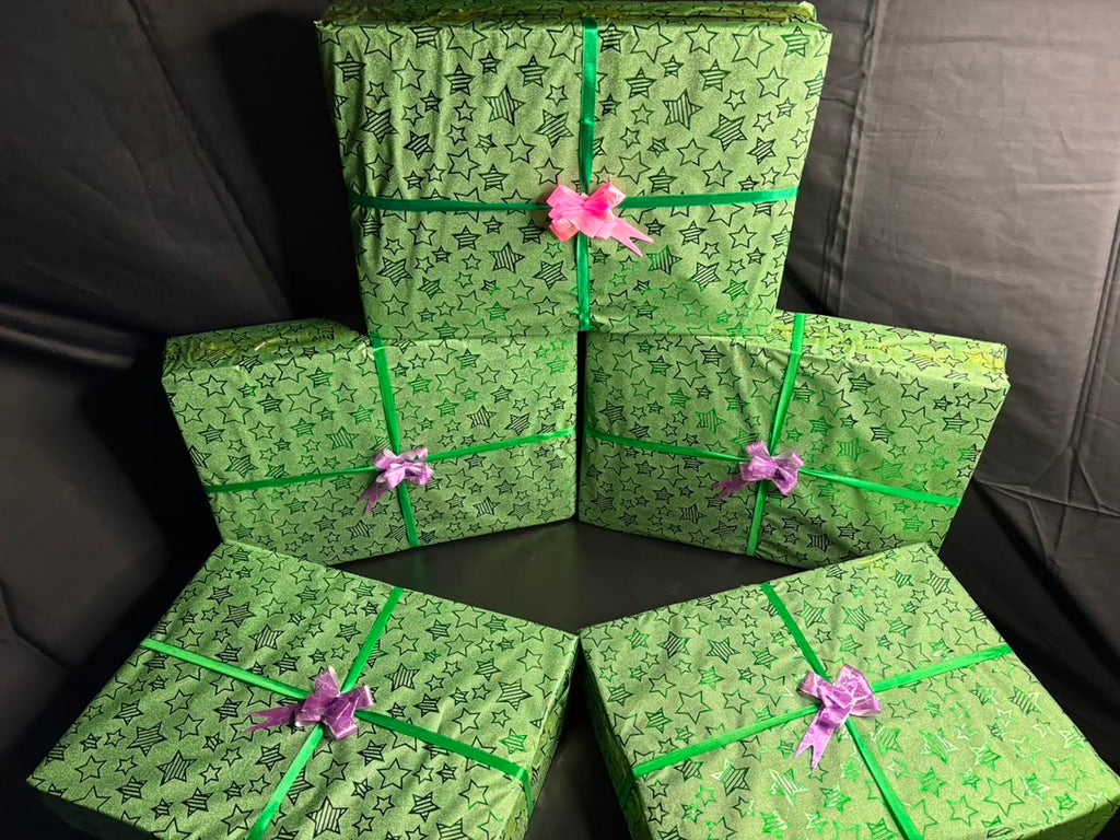 ZH2 14th August Azadi Gift Box – Fabric, Perfume & Accessories Set (FE-150012)