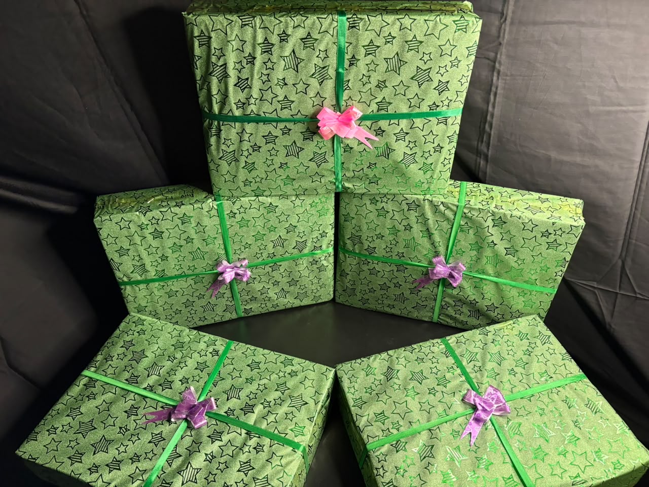 ZH2 14th August Azadi Gift Box – Fabric, Perfume & Accessories Set (FE-150012)